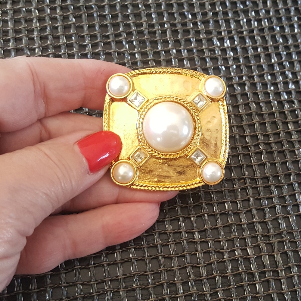 Gold-tone Pearl Crystal Brooch Pin